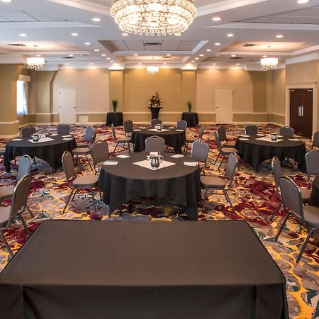 Holiday Inn Conference Centre Edmonton South By Ihg Екстериор снимка