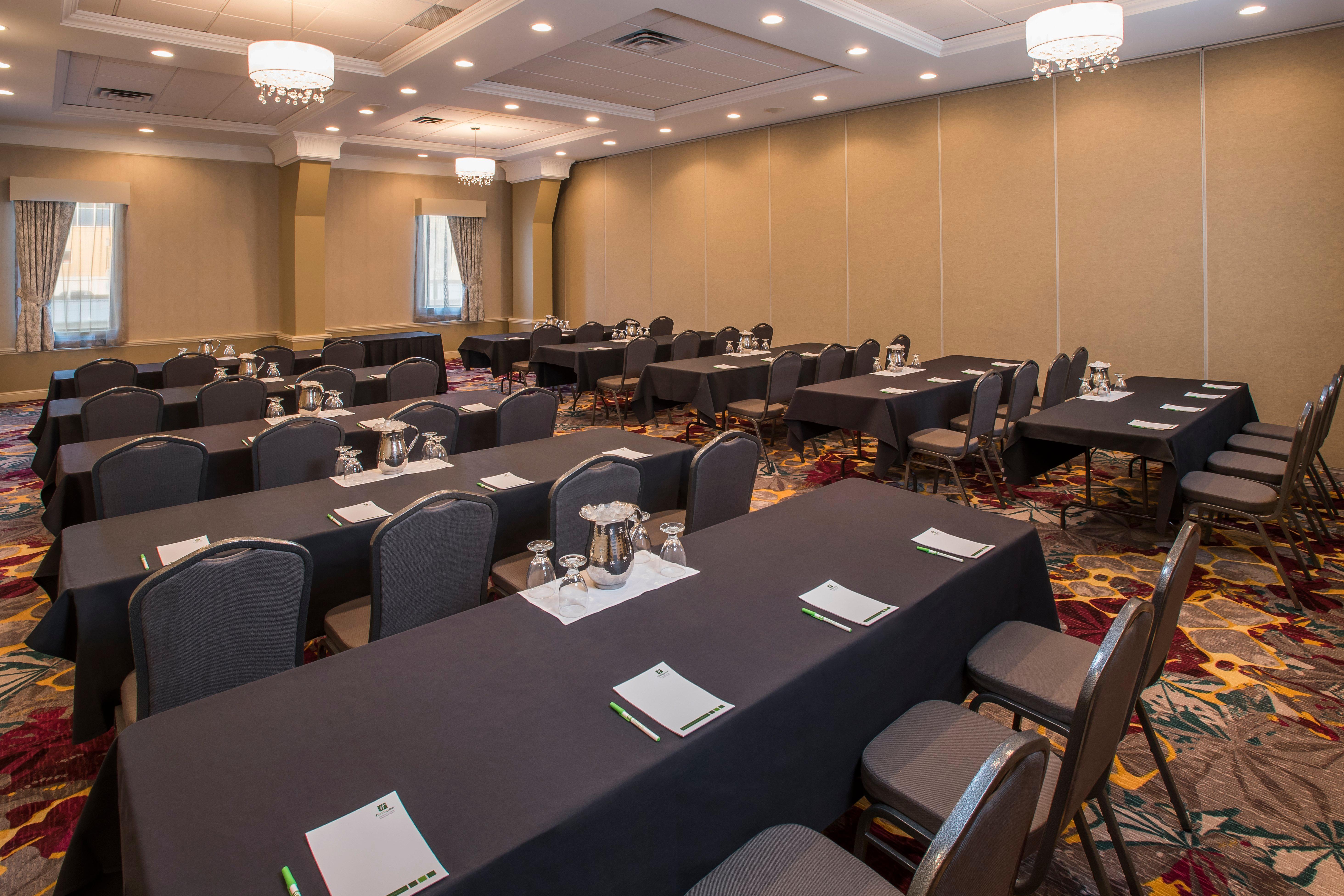 Holiday Inn Conference Centre Edmonton South By Ihg Екстериор снимка