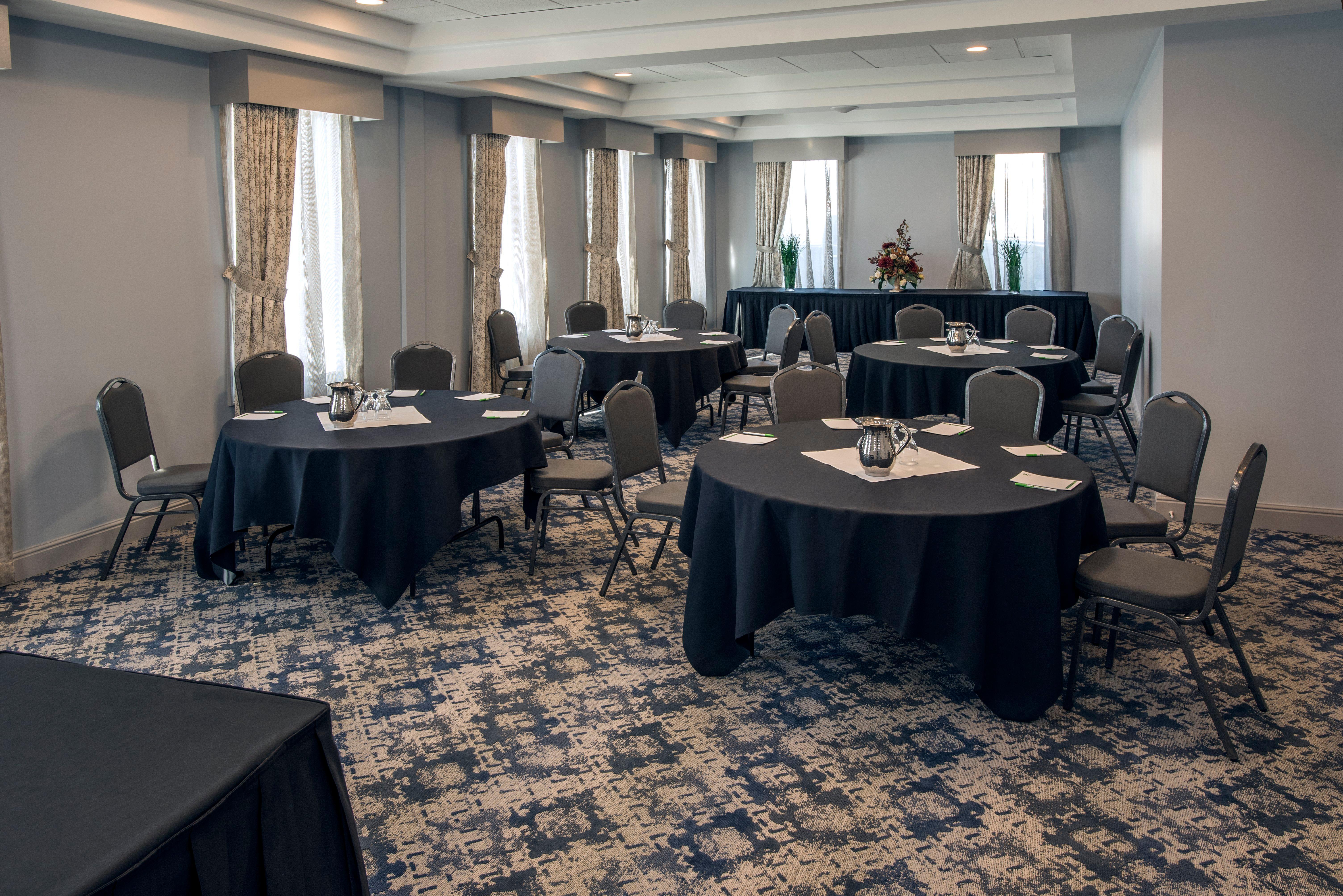 Holiday Inn Conference Centre Edmonton South By Ihg Екстериор снимка