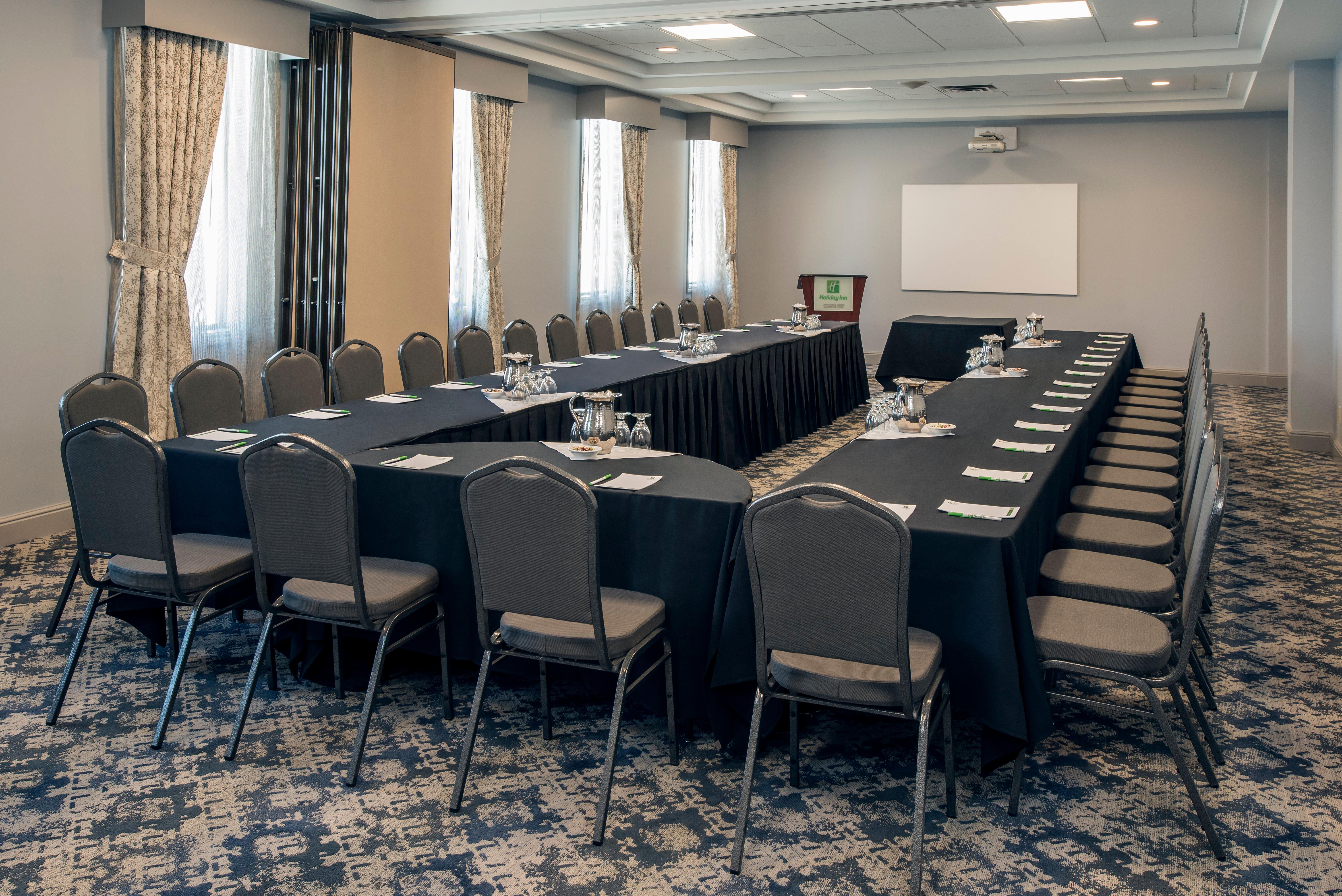 Holiday Inn Conference Centre Edmonton South By Ihg Екстериор снимка