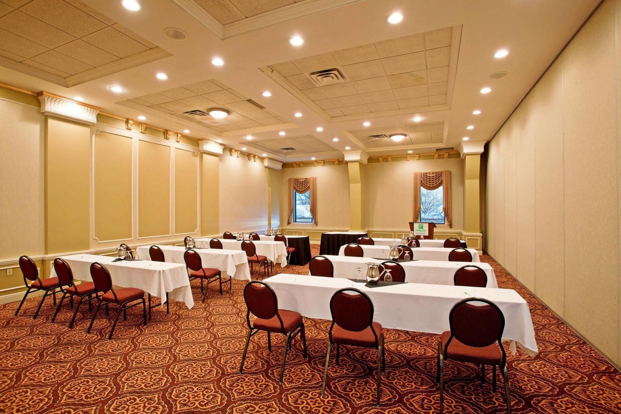 Holiday Inn Conference Centre Edmonton South By Ihg Екстериор снимка